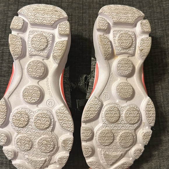 Athletic Works shoes, girls sz 12. Very good used condition. - Picture 3 of 3